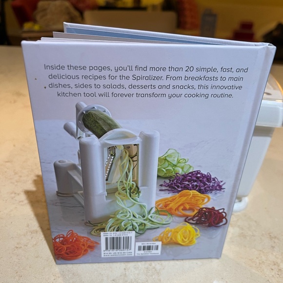 Paderno Spiralizer with 4 Blade Option & Spiralizer Cookbook - Picture 9 of 9